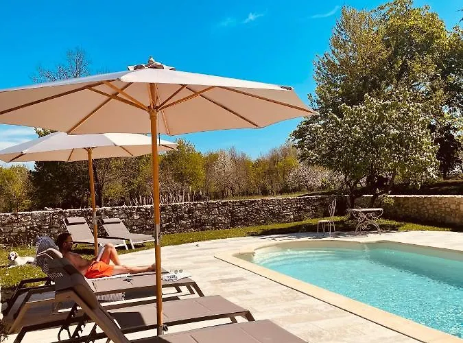 Chez Brunet D'hotes Et Bed & Breakfast 3*