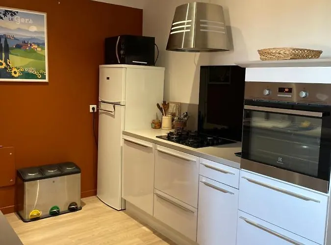 Chez Brunet D'hotes Et Gondrin