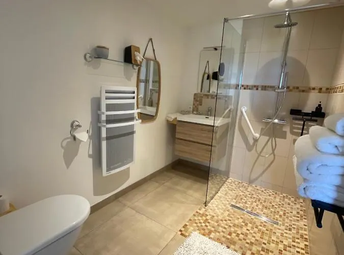 Chez Brunet D'hotes Et Bed & Breakfast 3*